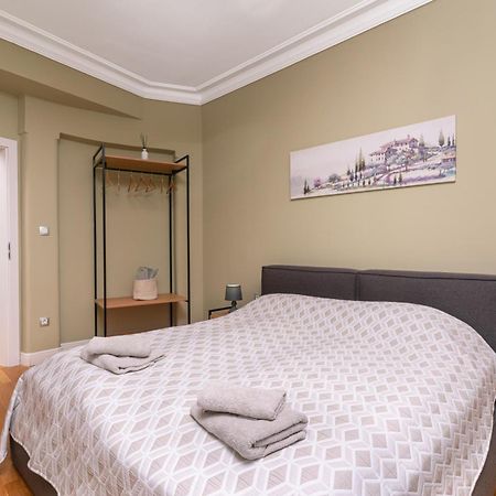 Stunning Luxury 3 Bedroom Apt In The Heart Of Town Sofia Eksteriør billede